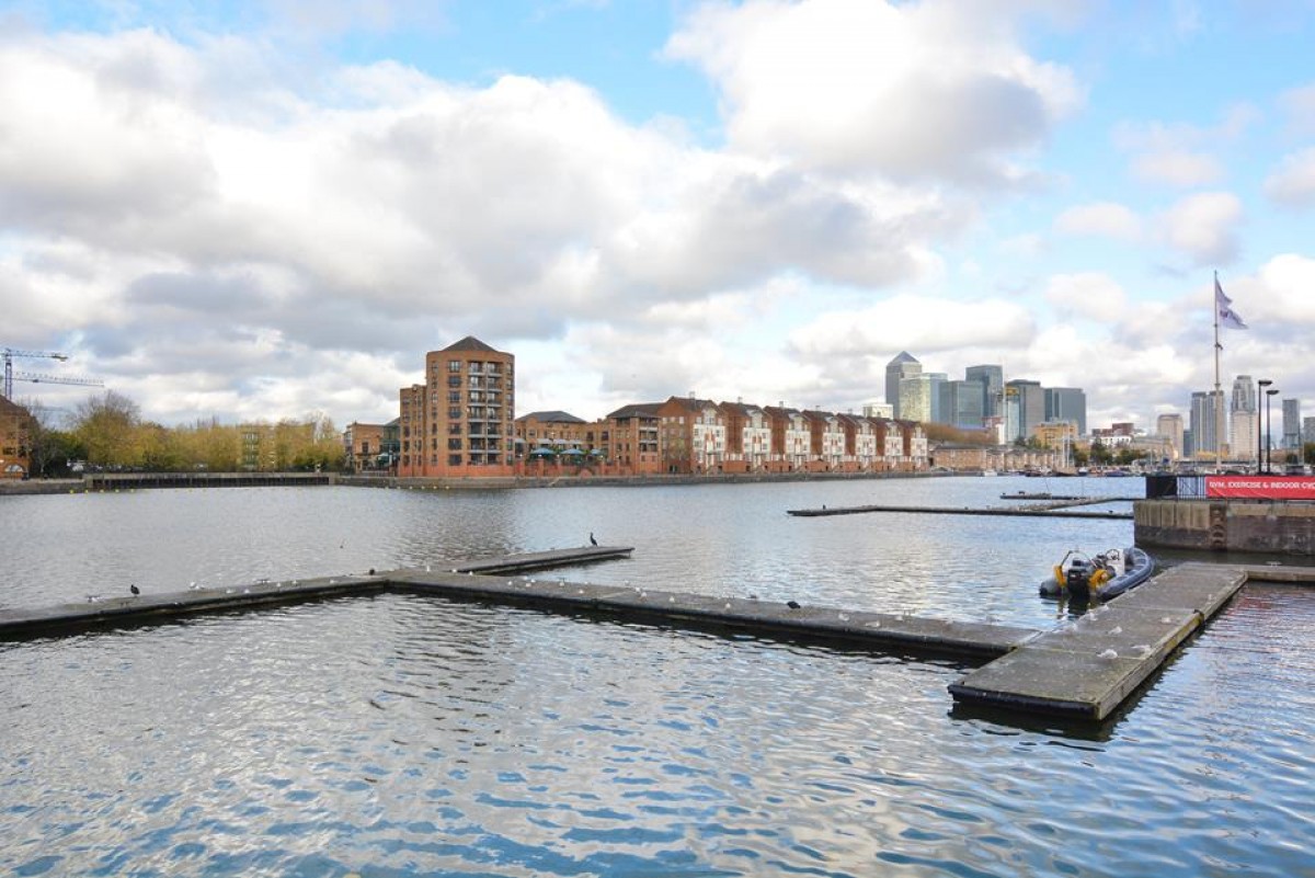 Surrey Quays Area Guide